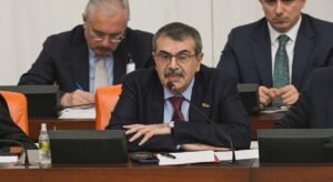 Bakan Tekin’den Kürtçe öğretmen açıklaması