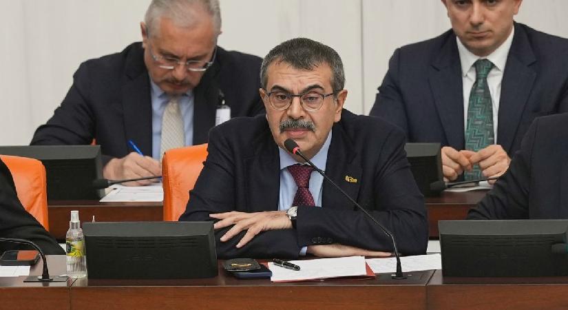 Bakan Tekin’den Kürtçe öğretmen açıklaması