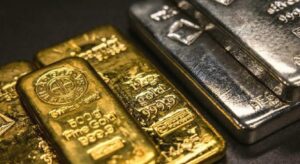 Dev banka duyurdu: 2026’da gümüş ve altın rekorları yolda!