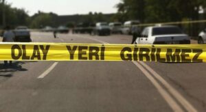 İzmir’de parkta dehşet! Çocukların ‘yan bakma’ kavgasında kan aktı: 1 ölü