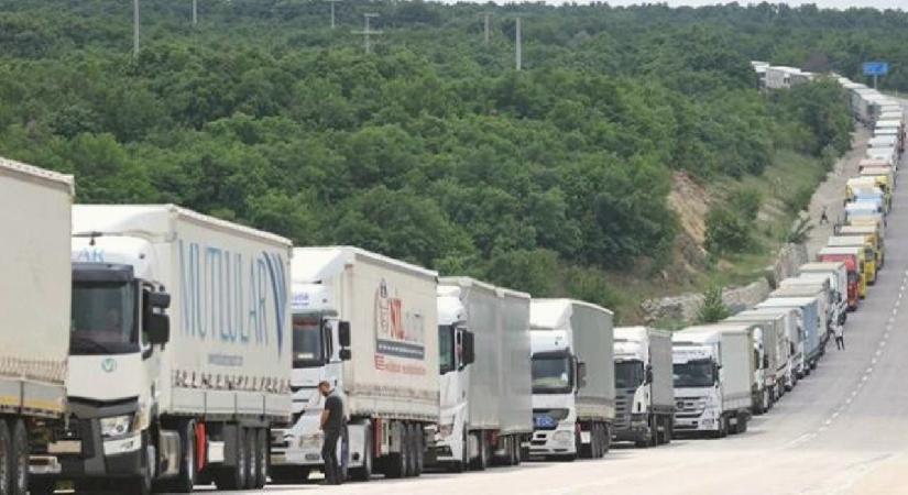 Sınır kapısında TIR geçişleri durduruldu! Bakanlık devreye girdi