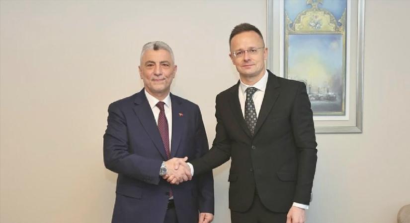 Türkiye ve Macaristan arasında imzalar atıldı! Bakan Bolat duyurdu