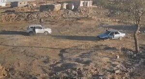 Evlerine 104 mermi isabet eden aile korkudan dışarı adım atamıyor