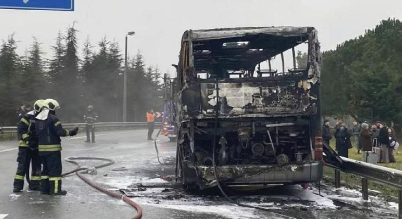 Kocaeli’de yolcu otobüsü yandı