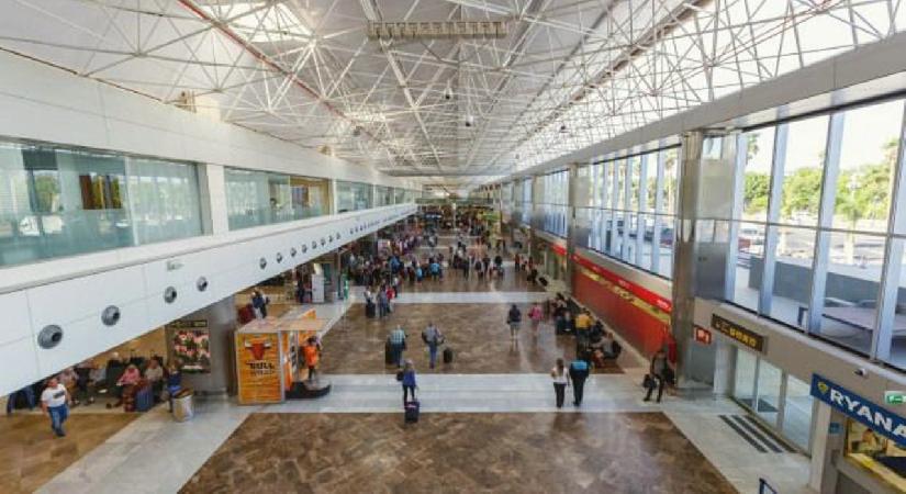 Ölü eşini ‘yolcu gibi’ uçağa bindirmeye çalıştı