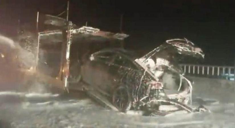 Osmaniye’de araç yüklü tırda yangın: 3 araç kullanılamaz hale geldi