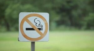 Sigara yasağı yolda! Artık parklar ve plajlarda içilemeyecek