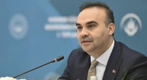 Bakan Kacır: Antarktika’da kalıcı Türk bilim üssü kurmak istiyoruz