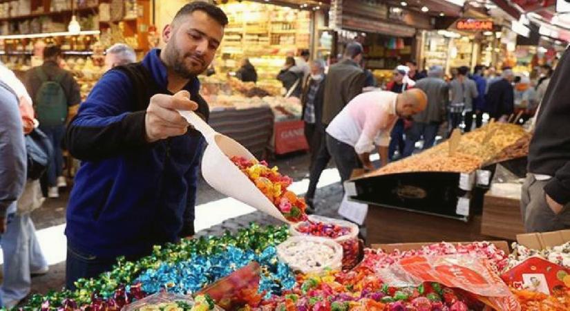 Esnaf, Ramazan Bayramı alışverişlerinden 100 milyar lirayı aşkın hasılat bekliyor