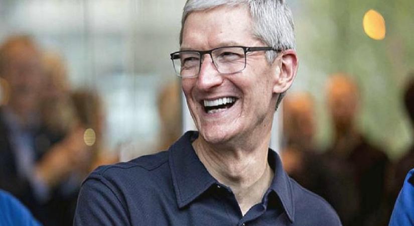 Apple’da büyük değişim! Tim Cook koltuğu bırakıyor