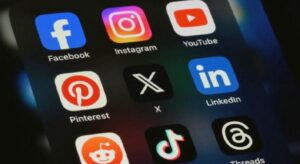 Artık 15 yaş altına sosyal medya yok! Tüm dünyada yayılıyor