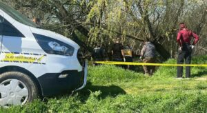 Çay kenarında erkek cesedi bulundu