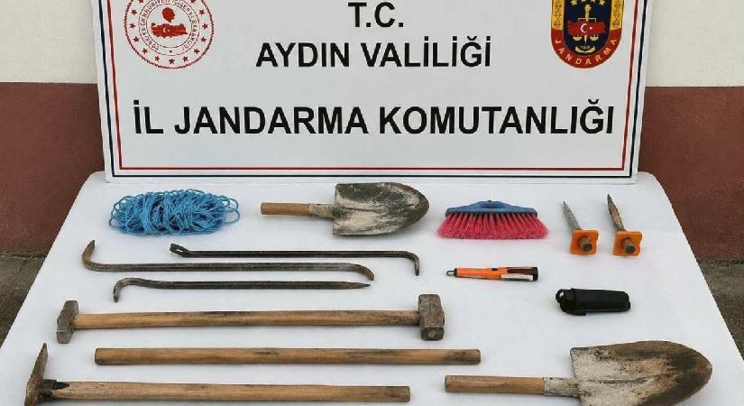 Aydın’da kaçak tarihi eser kazısına suçüstü; 3 gözaltı