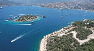 Bodrum’da sezon açıldı: Euro bazlı menüler gözlerden kaçmadı