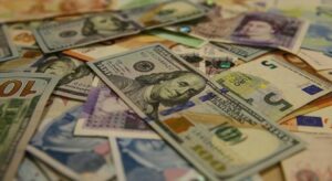 Döviz kurlarında son durum: Dolar ve euro güne nasıl başladı?