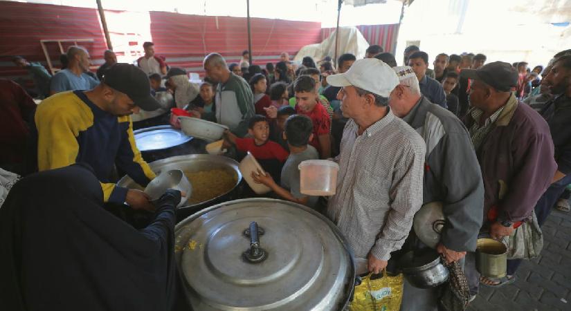 İsrail Gazze’de yemek dağıtım noktasını vurdu