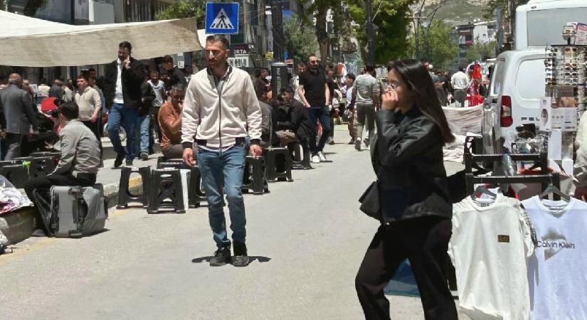 Van’da bayram yoğunluğu: Caddeler doldu taştı