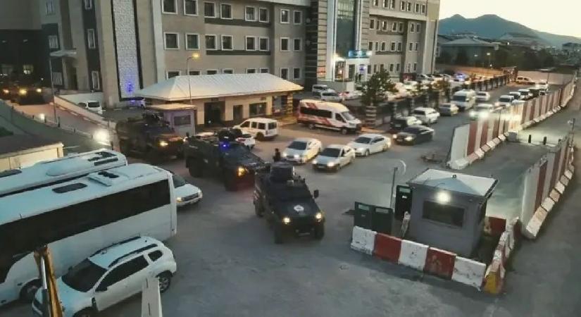 Bitlis merkezli 3 ilde uyuşturucu operasyonu; 13 tutuklama
