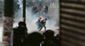 Bolivya’yı karıştıran protesto! İki bakan istifa etti