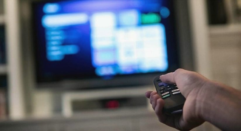 Evliler, bekarlara göre daha çok televizyon izliyor
