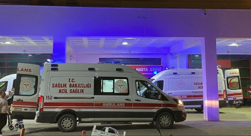 İzmir’de otomobiller çarpıştı: 1 ölü, 4 yaralı