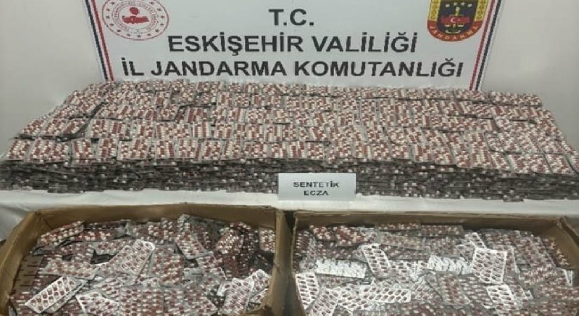 Araçlarında 84 bin sentetik hap ile yakalanan 3 şüpheli tutuklandı