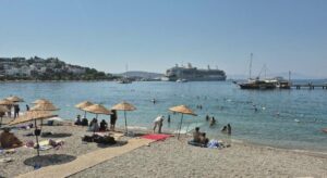 Bodrum’a iki gemi ile 1144 yolcu geldi