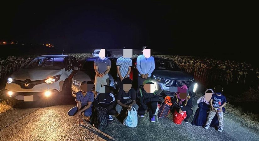 Edirne’de durdurulan araçlarda 7 kaçak göçmen yakalandı