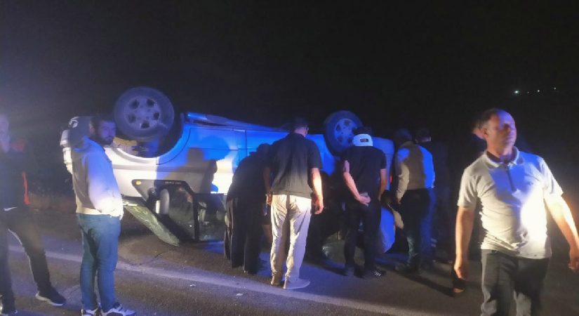 Sivas’ta minibüs devrildi: 7 yaralı