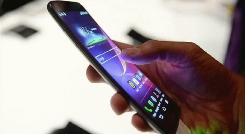 Telefonunuz sizi dinliyor olabilir! Uygulama yüklerken bu detaya dikkat!