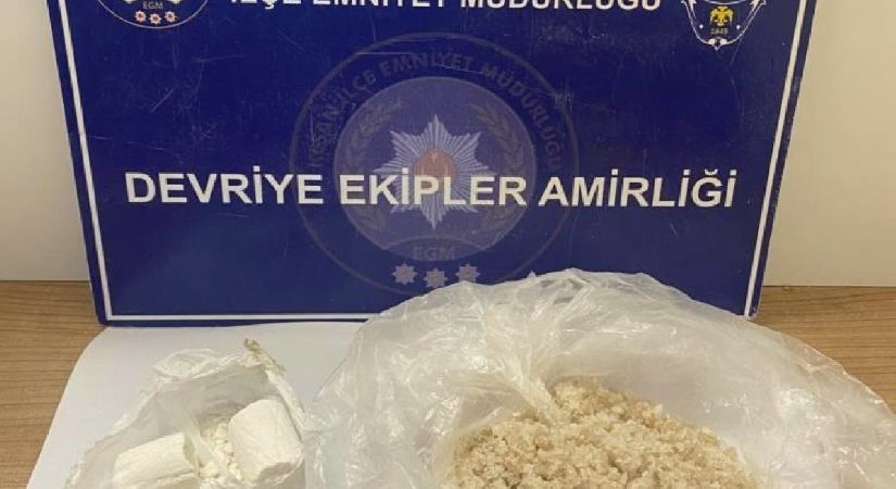 Keşan’da polisin durdurduğu bir ticari taksiden 157,61 gram uyuşturucu ele geçirildi