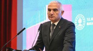 Bakan Ersoy: Türkiye ile Rusya arasındaki uçuşları artıracağız
