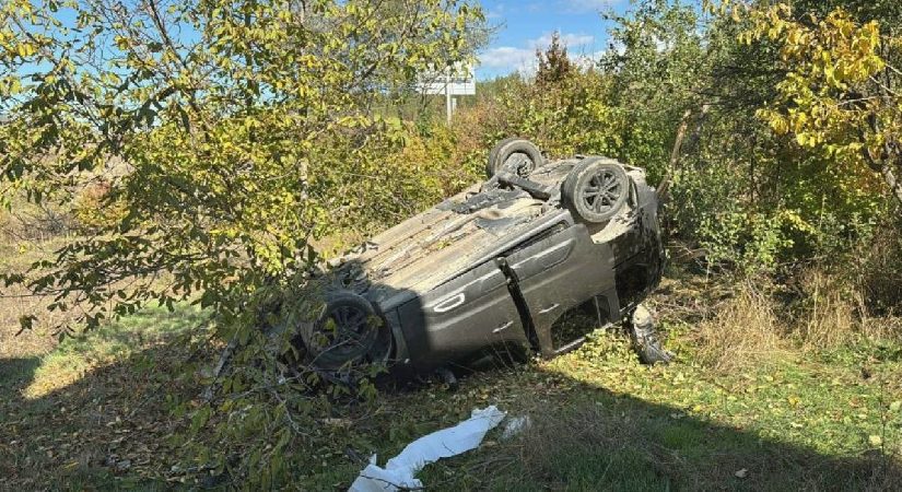 Kamyonet 38 metre aşağı yuvarlandı: 1 ölü, 1 yaralı